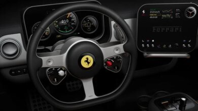 Novo carro elétrico da Ferrari, assinado por Jony Ive, destaca vidro e alumínio