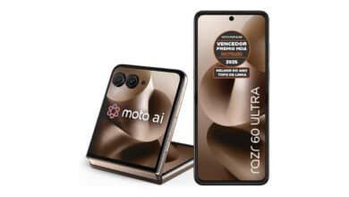 Smartphone Motorola Razr 60 Ultra – 1TB 32GB (16GB RAM+16GB Ram Boost) Snapdragon 8 Elite Tela dobrável 7″ e externa 4” Moto AI 50MP camera – Madeira