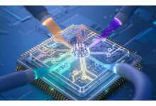Avanço da Caltech integra desempenho de fibra óptica a chips de silício